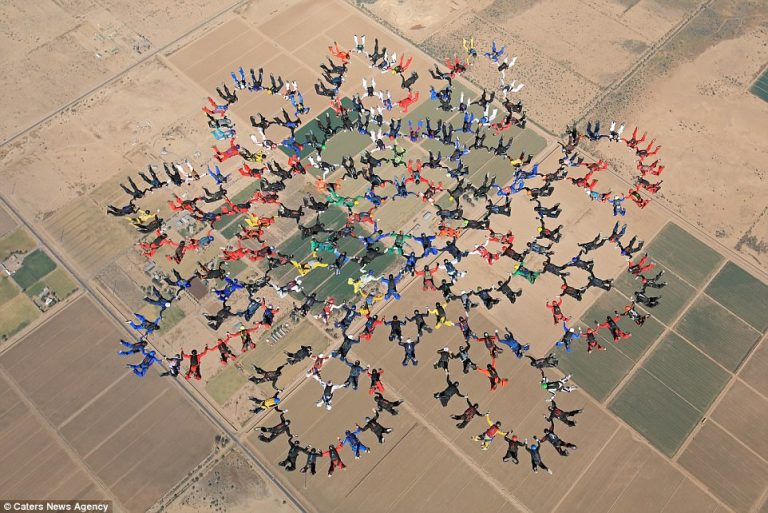 217-way 3 points Sequential World Record at Skydive Arizona